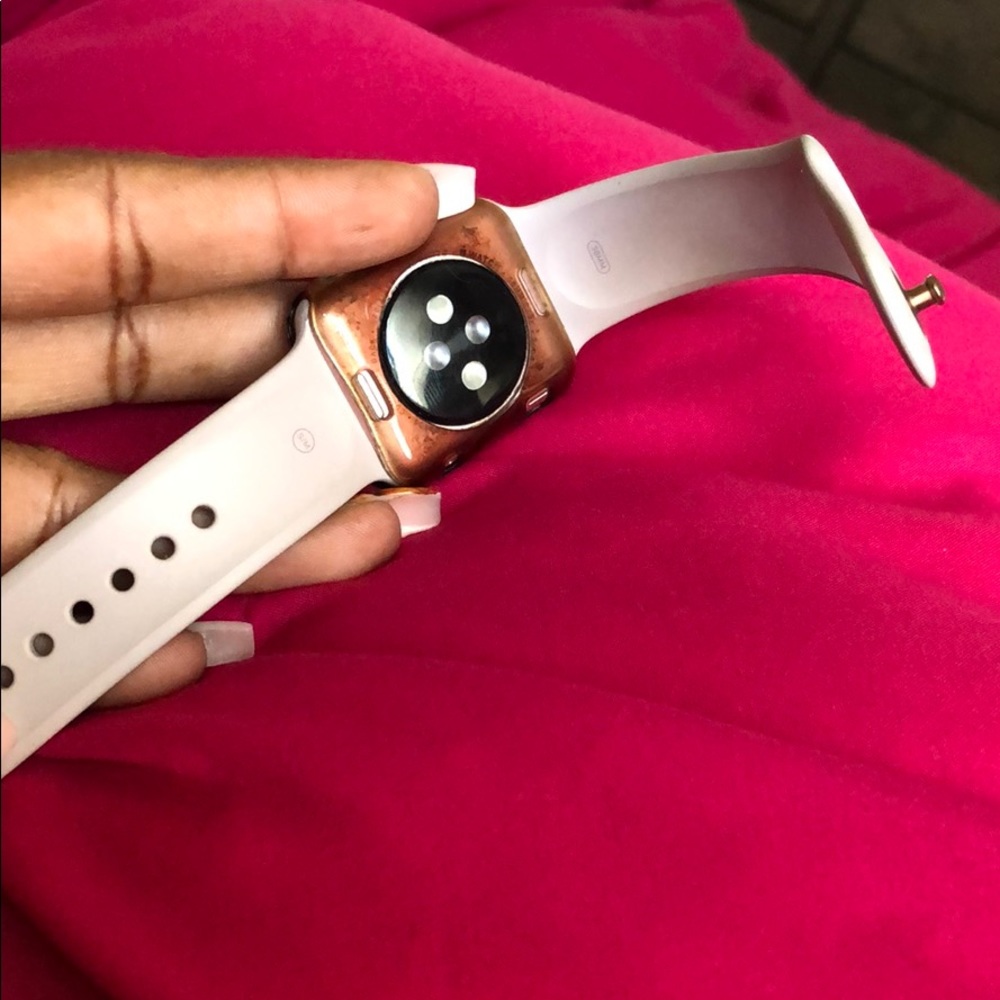 Apple Watch - image 2